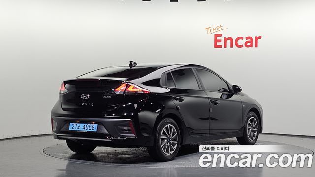 Hyundai Ioniq 2020 — photo 2