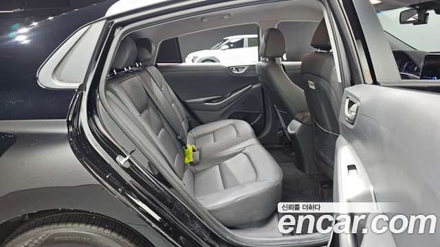 Hyundai Ioniq 2020 — photo 17