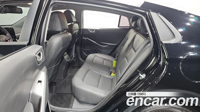 Hyundai Ioniq 2020 — photo 18