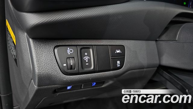 Hyundai Ioniq 2020 — photo 26