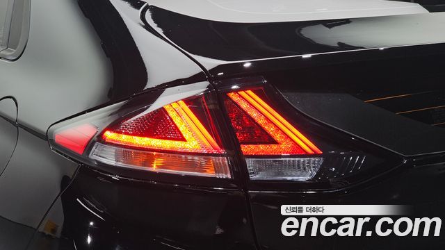 Hyundai Ioniq 2020 — photo 9