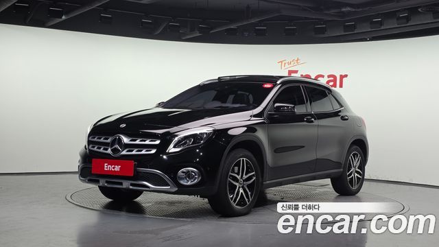 Mercedes-Benz GLA-Class 2019 — photo 1