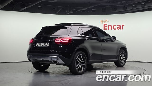 Mercedes-Benz GLA-Class 2019 — photo 2