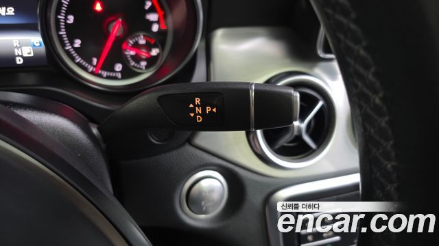 Mercedes-Benz GLA-Class 2019 — photo 12