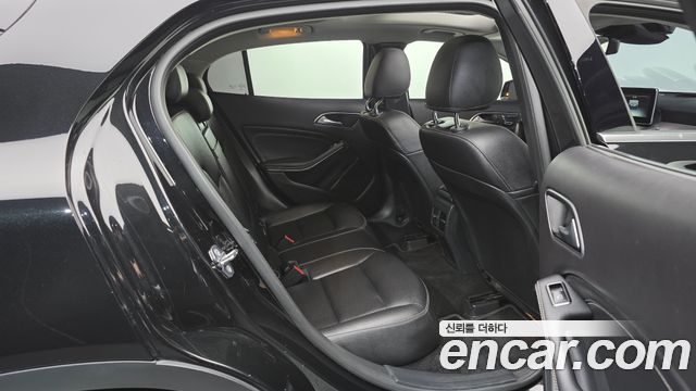 Mercedes-Benz GLA-Class 2019 — photo 17
