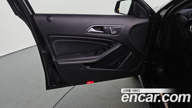 Mercedes-Benz GLA-Class 2019 — photo 14
