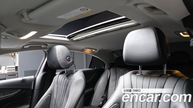 Mercedes-Benz CLS-Class 2019 — photo 19