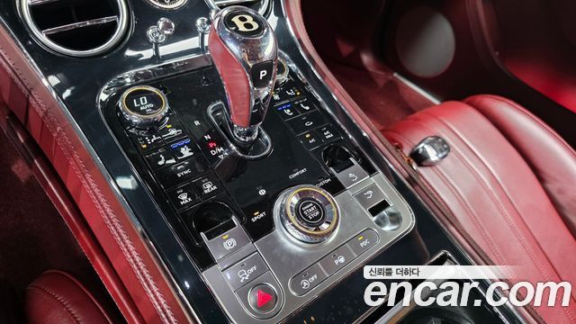 Bentley Continental 2019 — photo 12