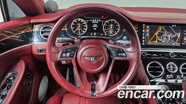 Bentley Continental 2019 — photo 18