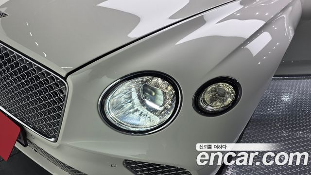 Bentley Continental 2019 — photo 8