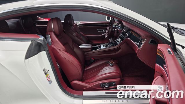 Bentley Continental 2019 — photo 16