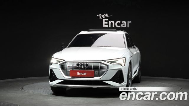 Audi e-tron 2021 — photo 3