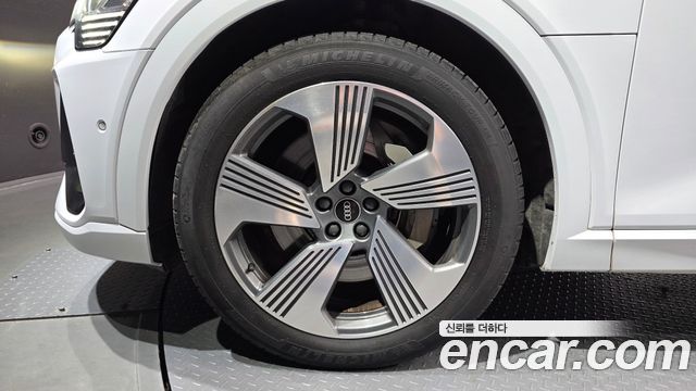 Audi e-tron 2021 — photo 5