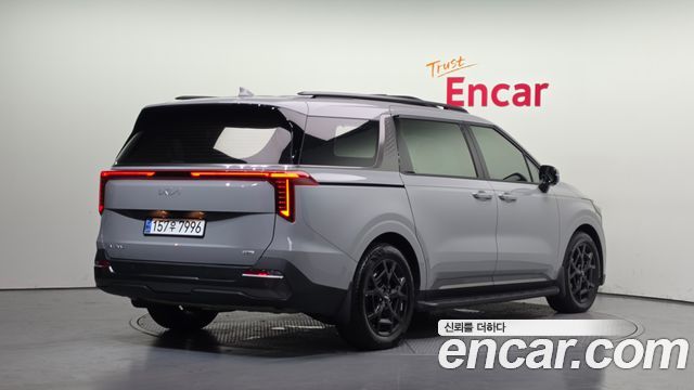Kia Canival 2025 — photo 2