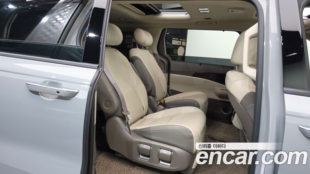 Kia Canival 2025 — photo 18