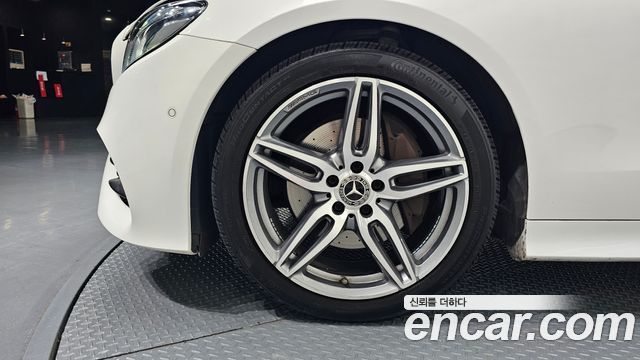 Mercedes-Benz E-Class 2020 — photo 5
