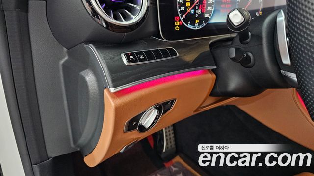 Mercedes-Benz E-Class 2020 — photo 22