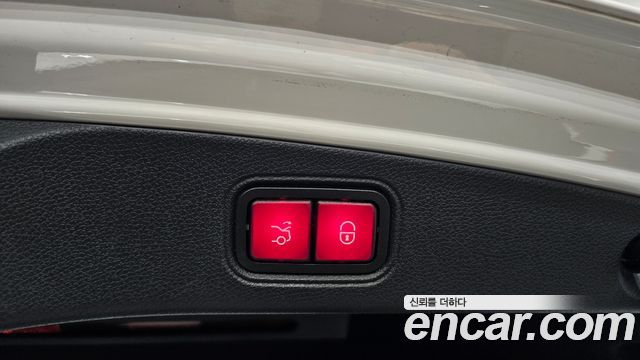 Mercedes-Benz E-Class 2020 — photo 26