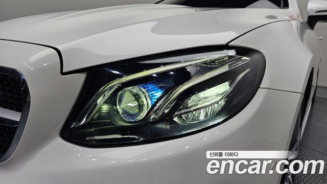 Mercedes-Benz E-Class 2020 — photo 8