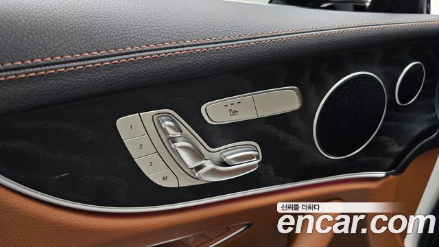 Mercedes-Benz E-Class 2020 — photo 31