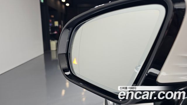 Mercedes-Benz E-Class 2020 — photo 32