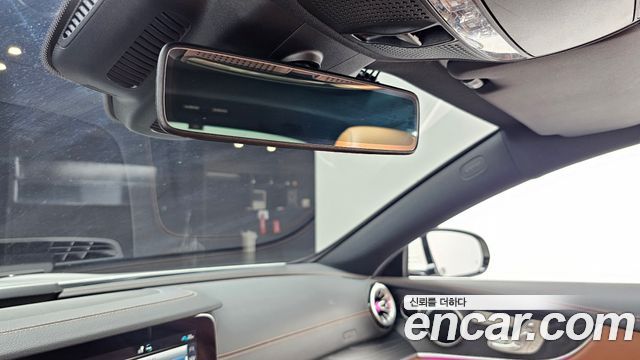 Mercedes-Benz E-Class 2020 — photo 33