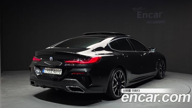 BMW 8-Series 2023 — photo 2