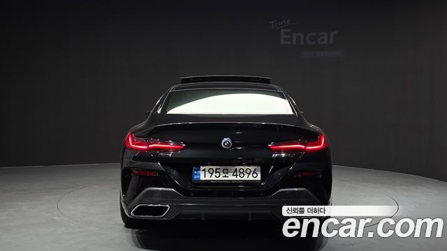 BMW 8-Series 2023 — photo 4