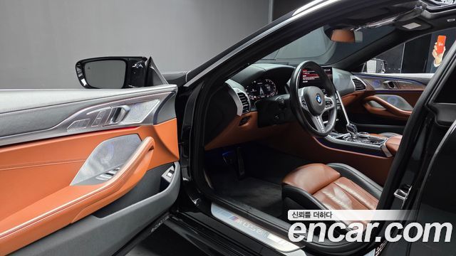 BMW 8-Series 2023 — photo 13
