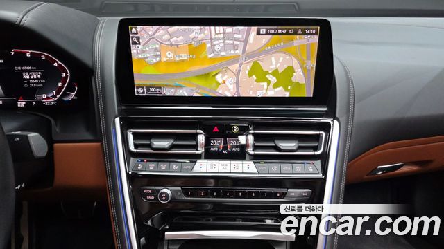 BMW 8-Series 2023 — photo 19