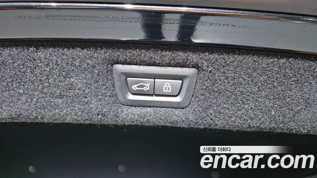 BMW 8-Series 2023 — photo 23
