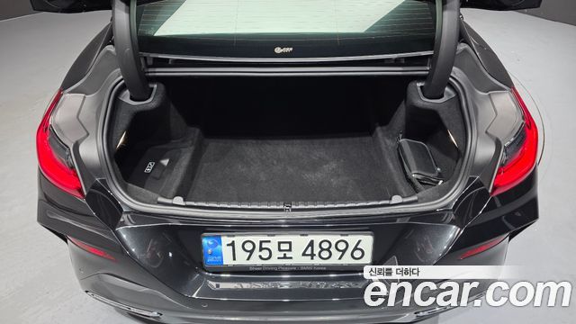 BMW 8-Series 2023 — photo 24