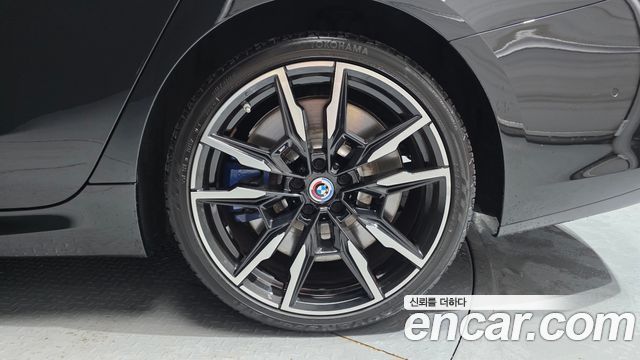 BMW 8-Series 2023 — photo 7