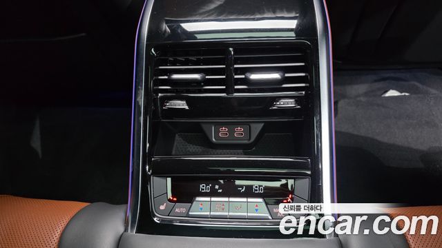 BMW 8-Series 2023 — photo 34
