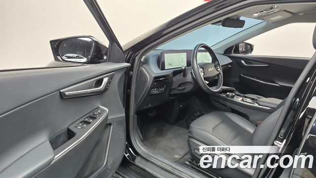 Kia EV6 2023 — photo 13