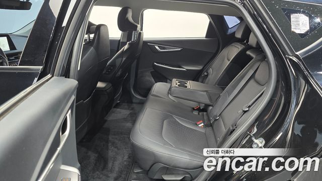 Kia EV6 2023 — photo 18