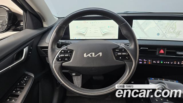 Kia EV6 2023 — photo 19