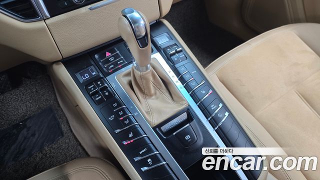 Porsche Macan 2016 — photo 9