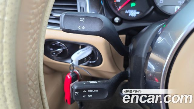 Porsche Macan 2016 — photo 15