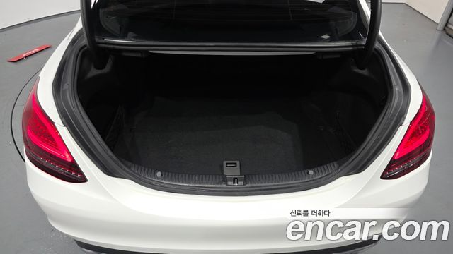 Mercedes-Benz C-Class 2019 — photo 20