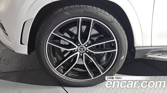 Mercedes-Benz GLS-Class 2023 — photo 5