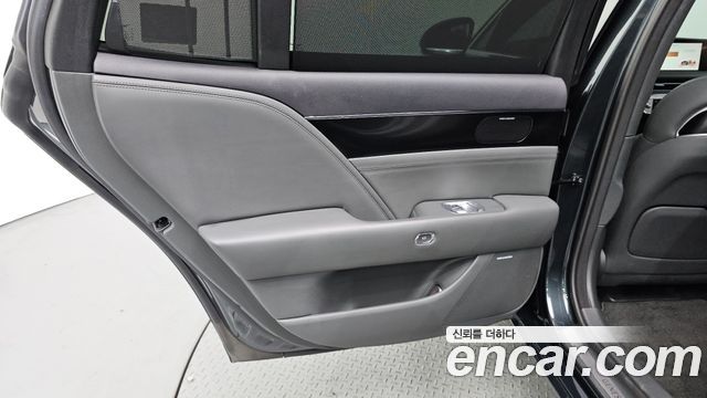 Genesis G90 2022 — photo 15