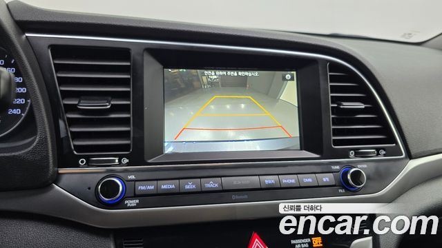 Hyundai AVANTE 2016 — photo 16
