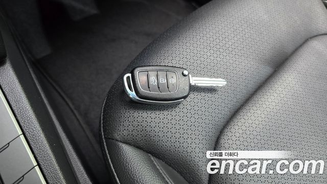 Hyundai AVANTE 2016 — photo 17
