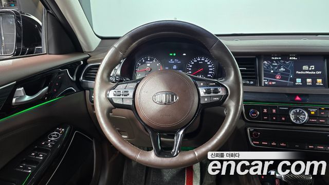 Kia K7 2016 — photo 16