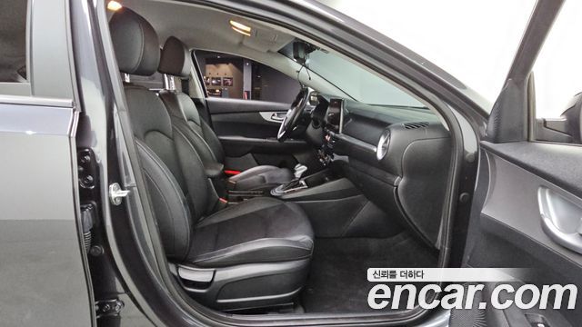 Kia K3 2022 — photo 18