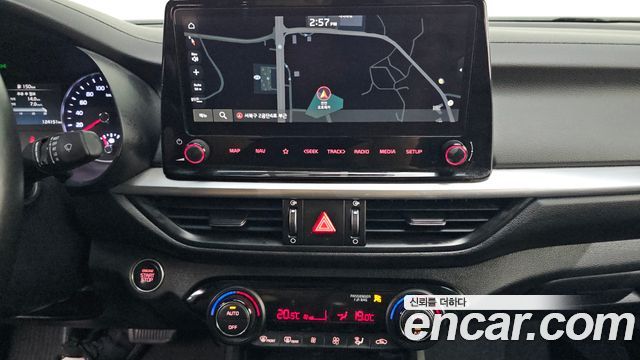 Kia K3 2022 — photo 22