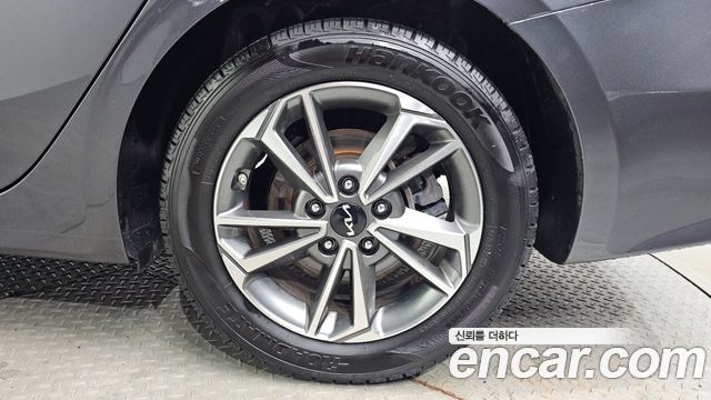 Kia K3 2022 — photo 7