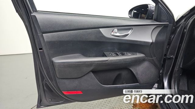 Kia K3 2022 — photo 14