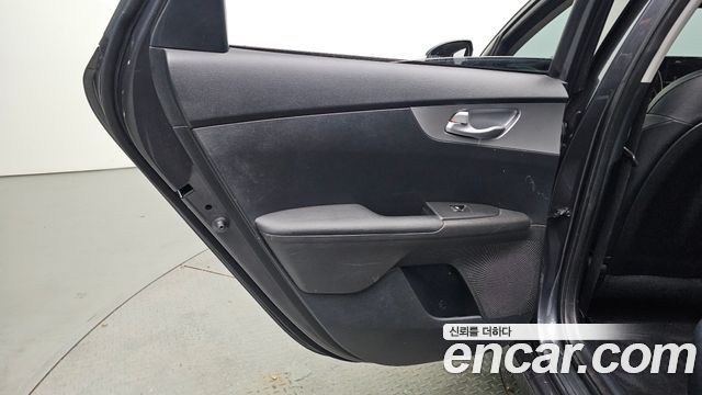 Kia K3 2022 — photo 15